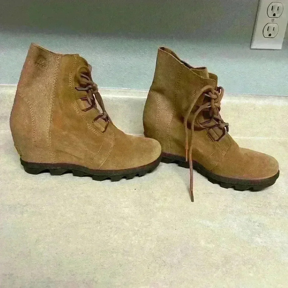 Sorel booties women’s size 5 with glitter detail - Picture 2 of 5